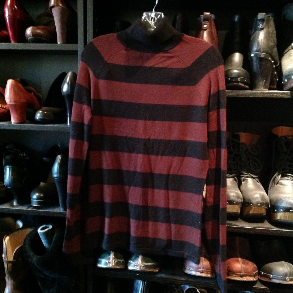 Striped turtleneck sweater!
